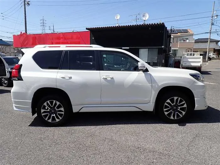 Toyota Land Cruiser Prado TX-L 2021model 2022 — миниатюра 3