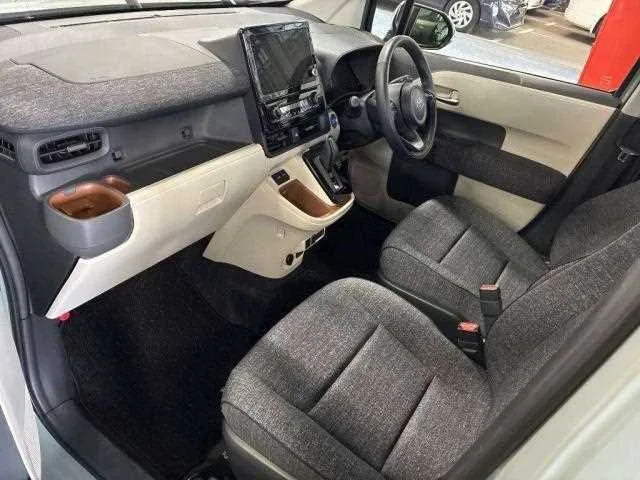 Toyota Sienta 2022 — миниатюра 4