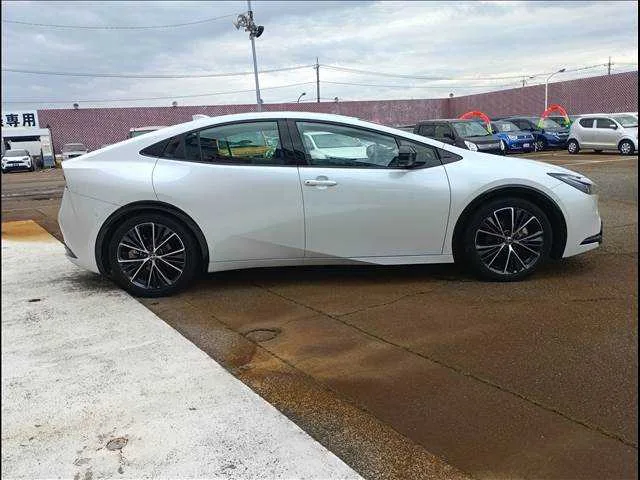Toyota Prius Z 4WD 2023 — миниатюра 5