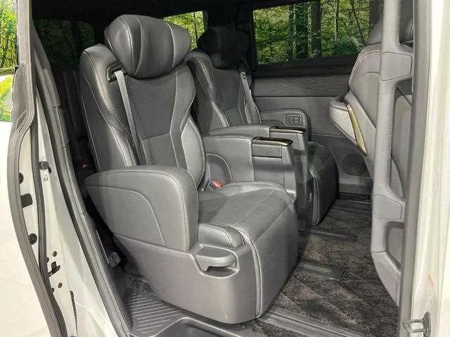 Toyota Alphard Hybrid 2023 — миниатюра 4
