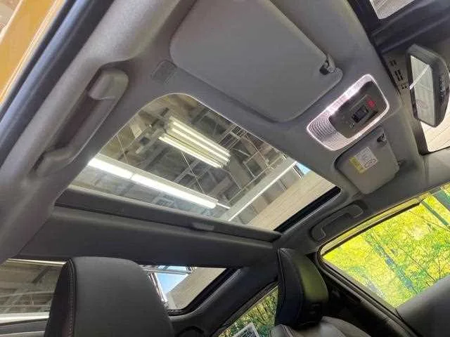 Toyota Prius 2023 — миниатюра 3