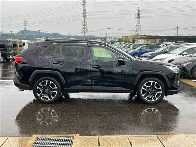 Toyota RAV4 2022 — миниатюра 4