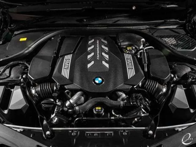 BMW 8 Series 2022 — миниатюра 3