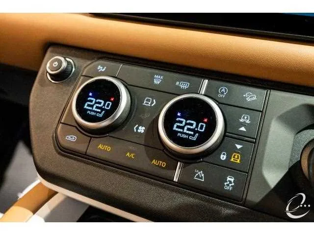 Land Rover Defender 2024 — миниатюра 4