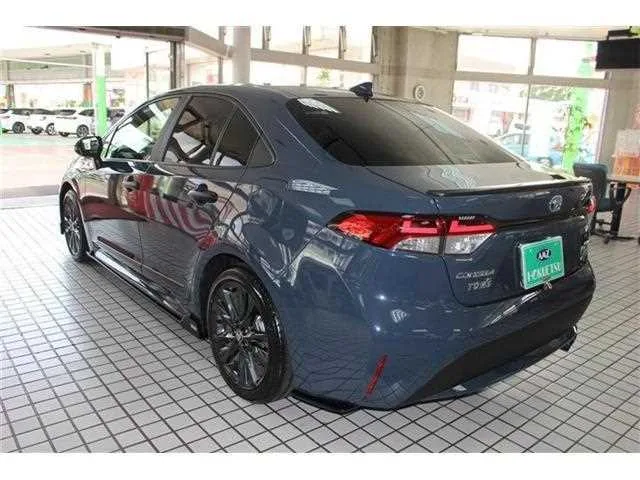 Toyota Corolla Sedan 2022 — миниатюра 3