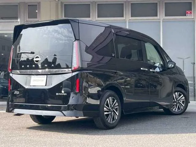 Nissan Serena 2025 — миниатюра 2