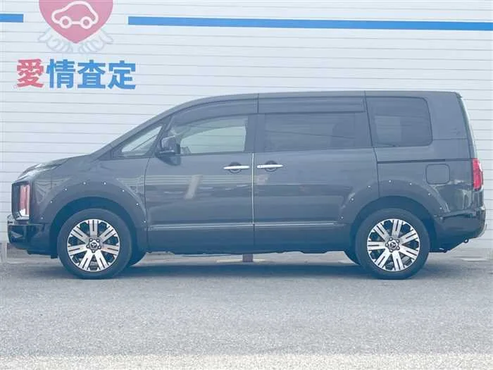 Mitsubishi Delica D:5 2022 — миниатюра 3