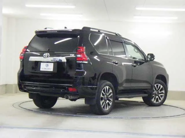 Toyota Land Cruiser Prado 2023 — миниатюра 2