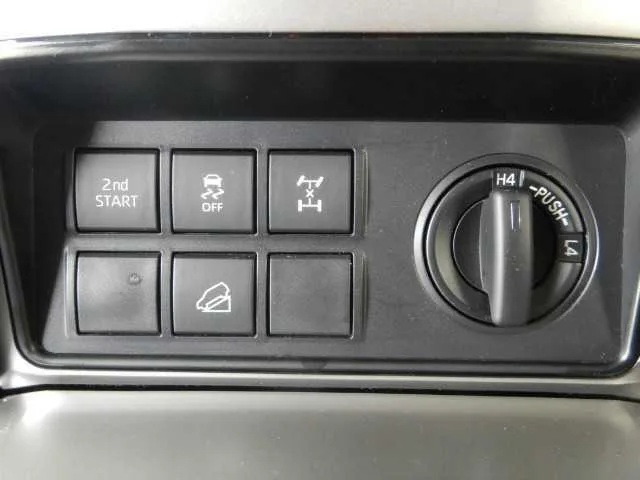 Toyota Land Cruiser Prado 2023 — миниатюра 3