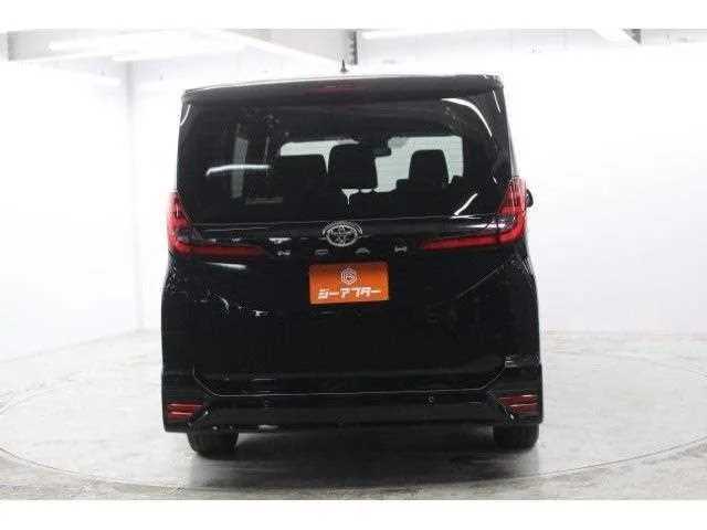Toyota Noah 2022 — миниатюра 3
