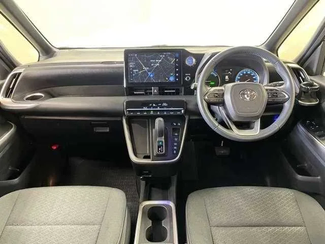Toyota Noah 2023 — миниатюра 2