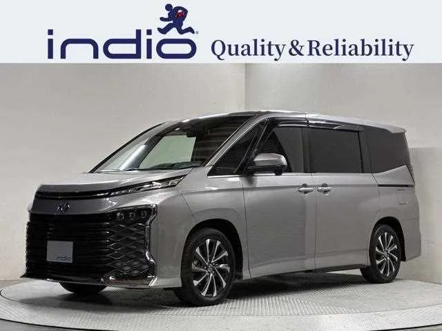 Toyota Voxy 2023 — фото 1, купить с доставкой в Москву