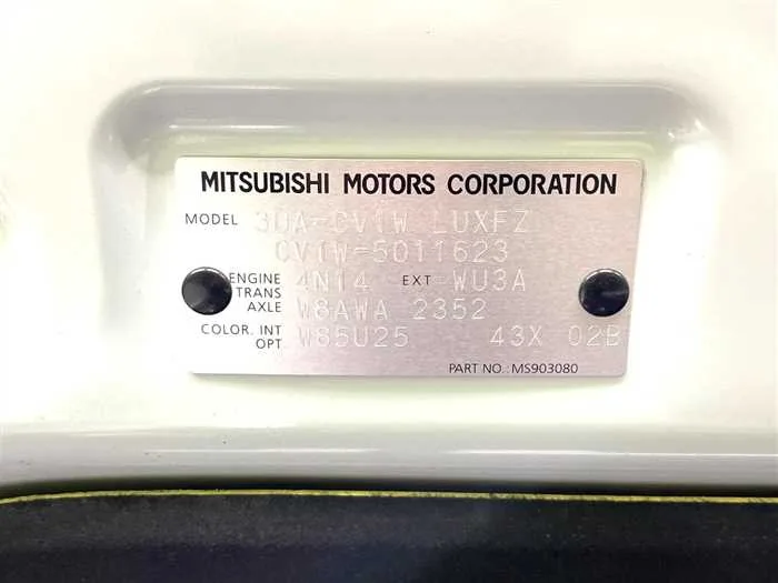 Mitsubishi Delica D5 2024 — миниатюра 2