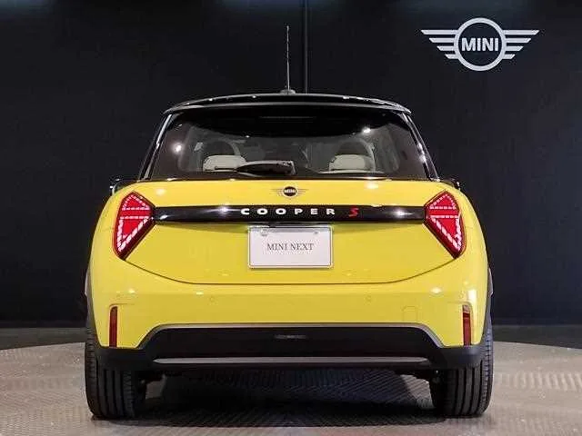 BMW MINI 2024 — миниатюра 5