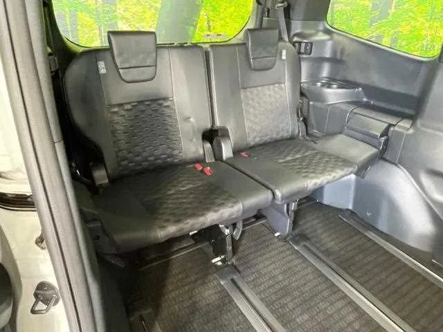 Toyota Voxy 2024 — миниатюра 4