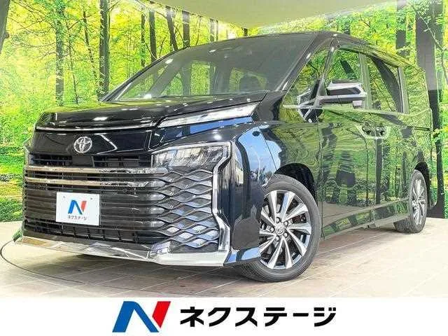 Toyota Voxy 2023 — фото 1, купить с доставкой в Москву