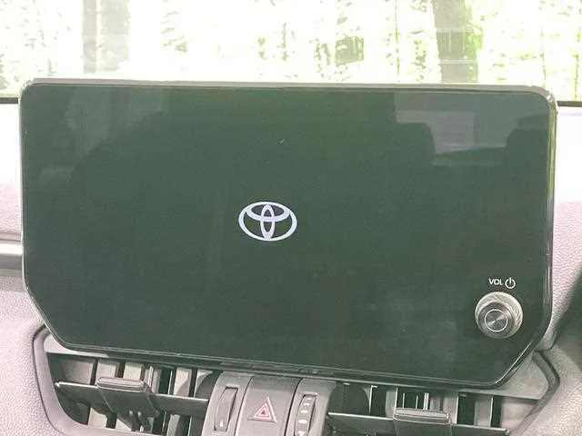 Toyota RAV4 2023 — миниатюра 3