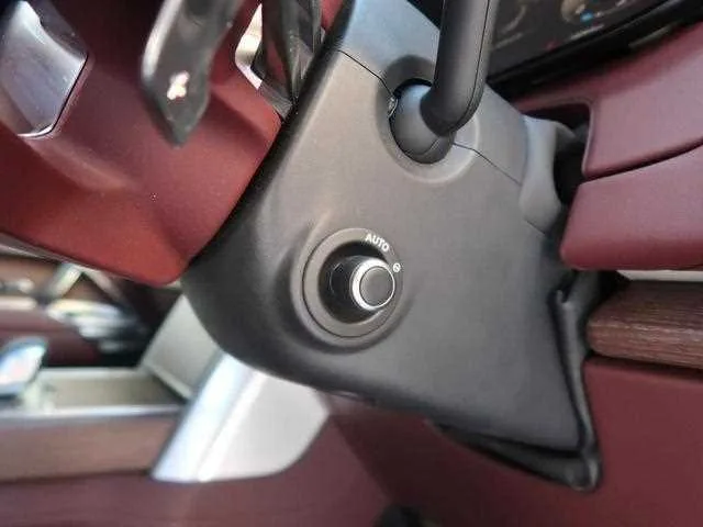 Land Rover Range Rover 2024 — миниатюра 4
