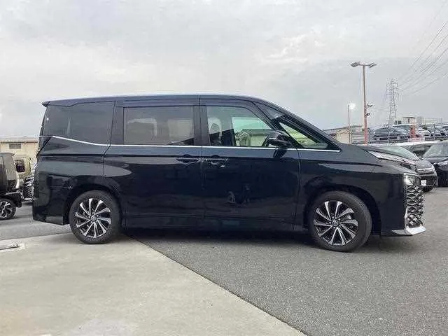 Toyota Voxy 2025 — миниатюра 4