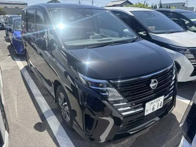 Nissan Serena 2024 — фото 1, купить с доставкой в Москву