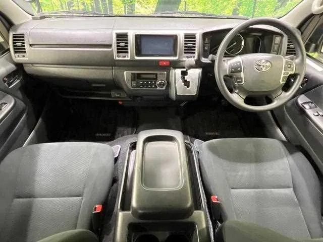Toyota Hiace Van 2025 — миниатюра 2