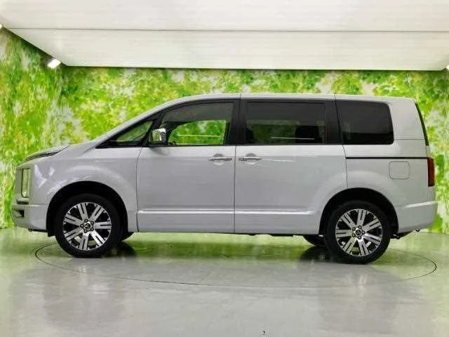 Mitsubishi Delica D:5 2023 — миниатюра 2