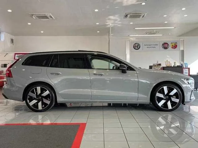 Volvo V60 2024 — миниатюра 4