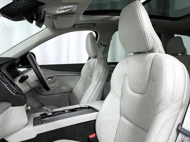 Volvo XC90 2023 — миниатюра 3