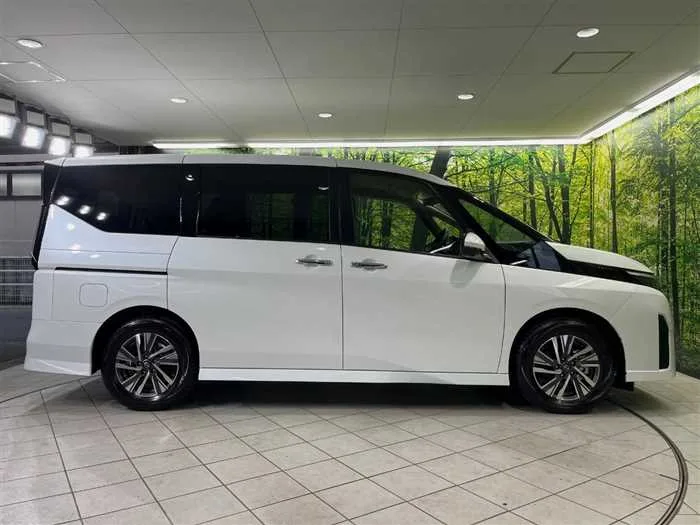 Nissan Serena 2025 — миниатюра 5