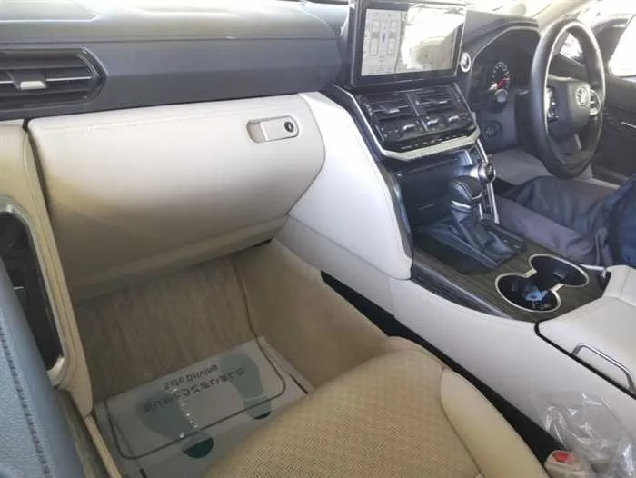 Toyota Land Cruiser ZX *MODELISTA*REAR ENTERTAINMENT*JBL*COOL BOX* 2023 — миниатюра 5