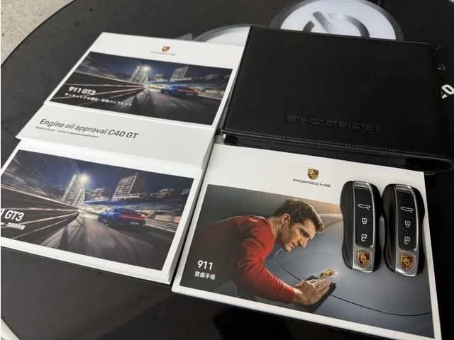 Porsche 911 2022 — миниатюра 5