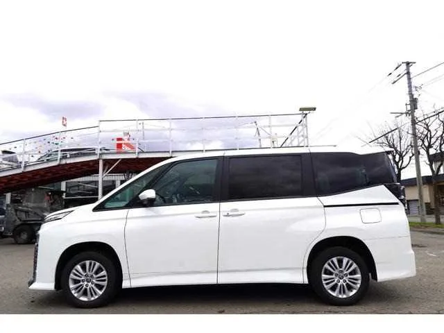 Toyota Voxy 2024 — миниатюра 4