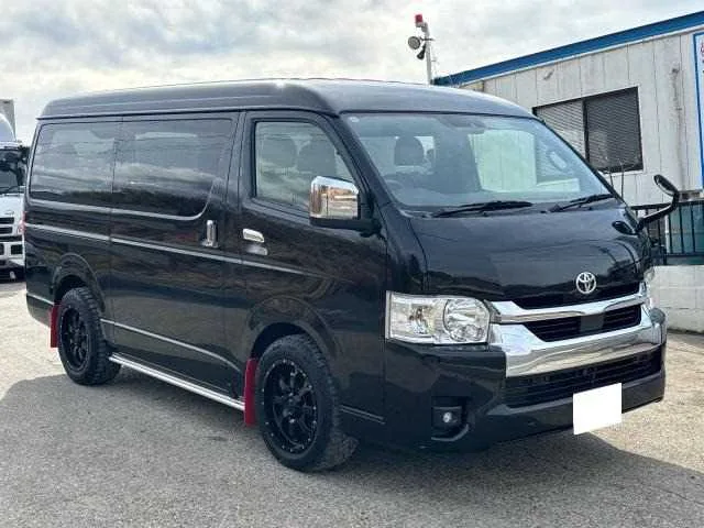 Toyota Hiace Van 2023 — миниатюра 3
