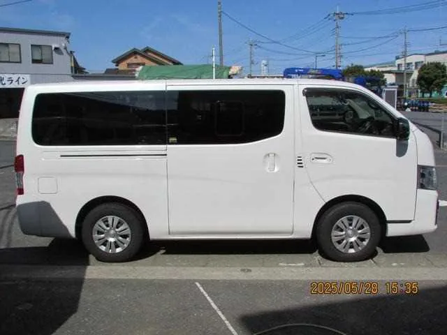Nissan Caravan Van 2023 — миниатюра 5