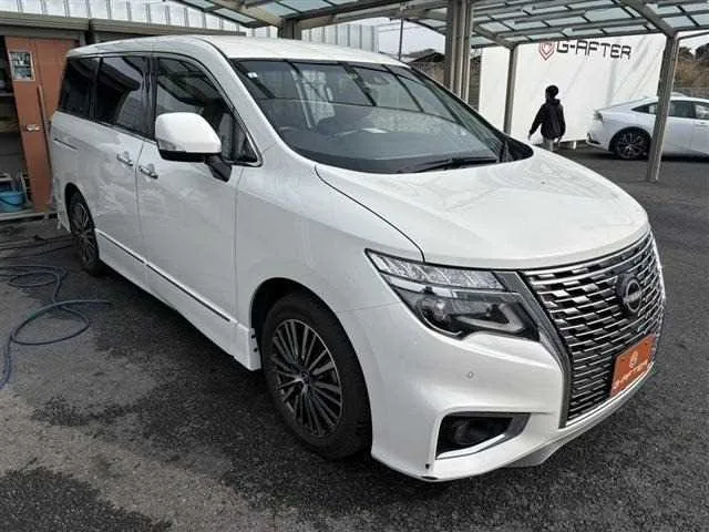 Nissan Elgrand 2024 — фото 1, купить с доставкой в Москву