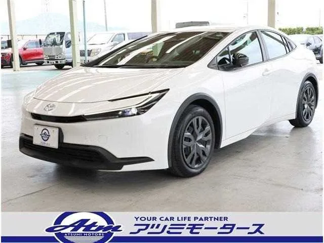 Toyota Prius 2023 — фото 1, купить с доставкой в Москву