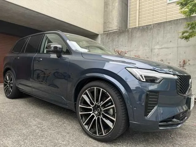 Volvo XC90 2025 — фото 1, купить с доставкой в Москву