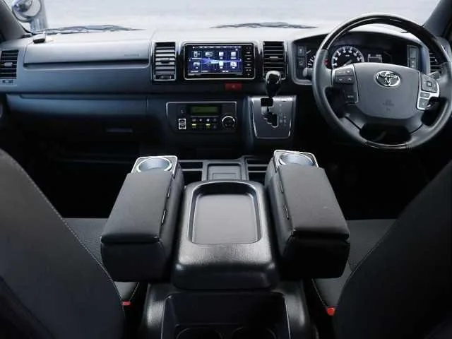 Toyota Hiace Van 2022 — миниатюра 2