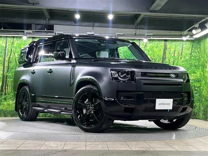 Land Rover Defender 2025 — фото 1, купить с доставкой в Москву
