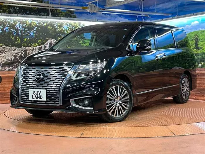 Nissan Elgrand 2023 — фото 1, купить с доставкой в Москву