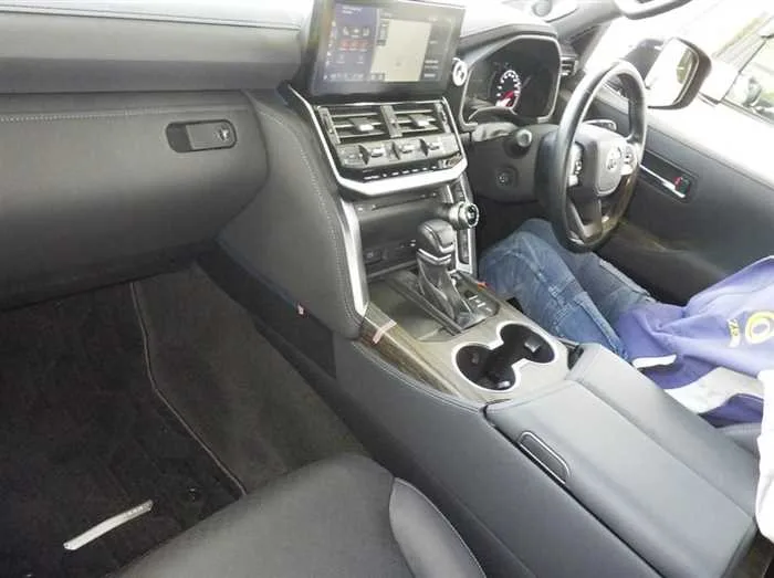 Toyota Land Cruiser ZX *MODELISTA*REAR ENTERTAINMENT*JBL*COOL BOX* 2023 — миниатюра 5