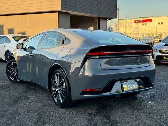 Toyota Prius 2023 — миниатюра 3