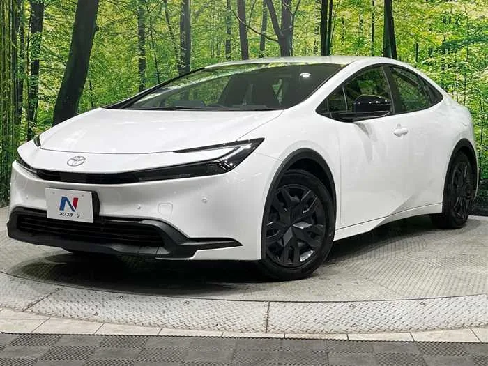 Toyota Prius 2023 — фото 1, купить с доставкой в Москву