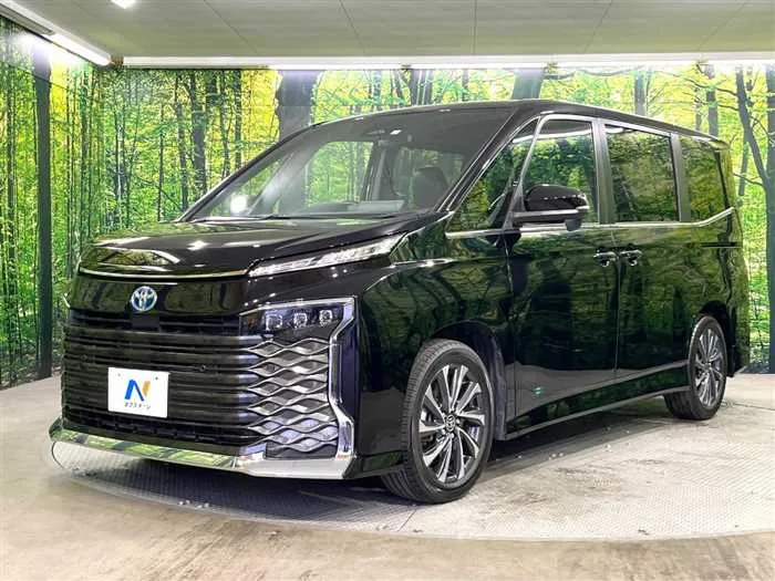 Toyota Voxy 2023 — миниатюра 3