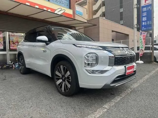 Mitsubishi Outlander P4WD 2025 — миниатюра 2