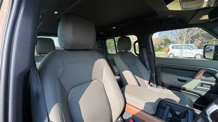 Land Rover Defender 110 S D300 2024 — миниатюра 3