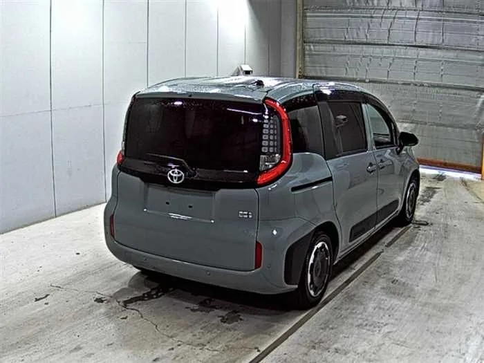 Toyota Sienta 2023 — миниатюра 2