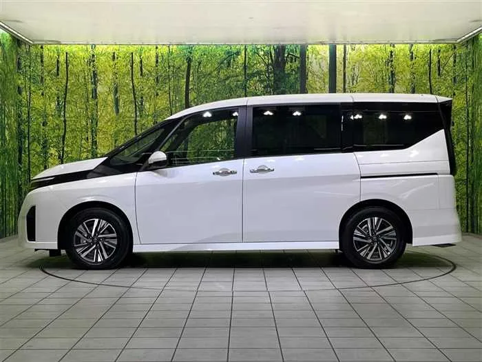 Nissan Serena 2023 — миниатюра 3