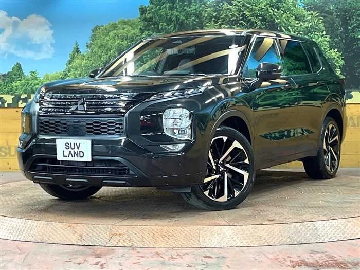 Mitsubishi OUTLANDER PHEV 2023 — фото 1, купить с доставкой в Москву