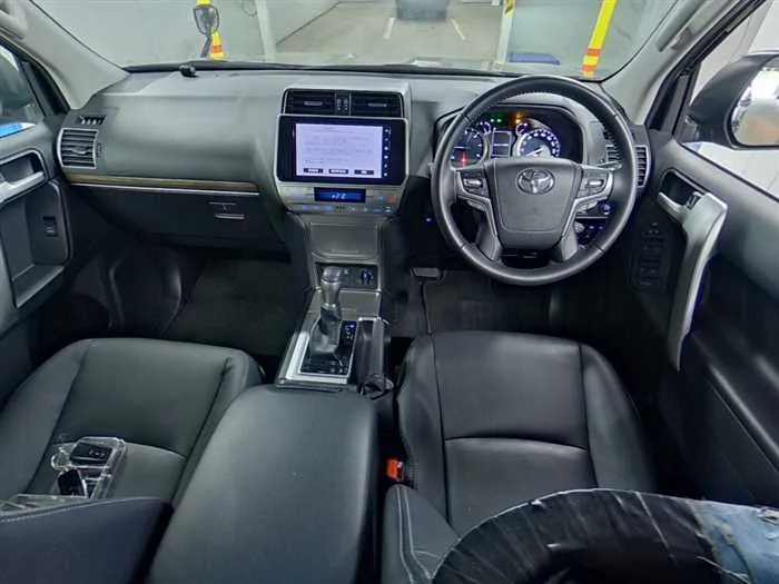Toyota Land Cruiser Prado TX-L DIESEL SUNROOF 7-SEATS 2023 — миниатюра 5